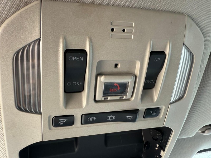 Toyota Highlander Vehicle Image 35