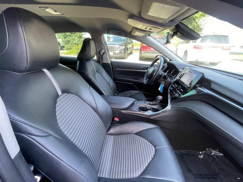 Toyota Camry Vehicle Image 10