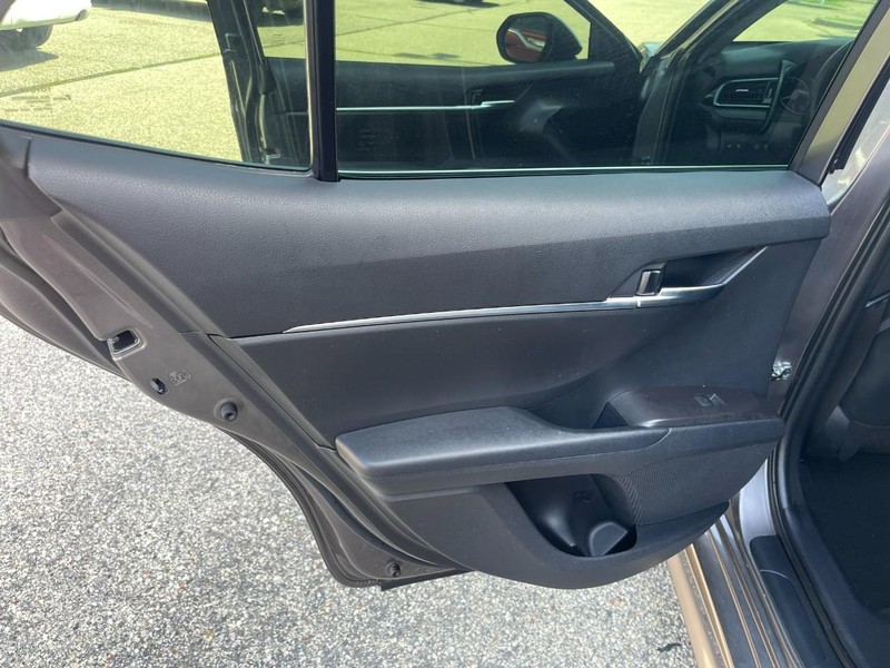 Toyota Camry Vehicle Image 15