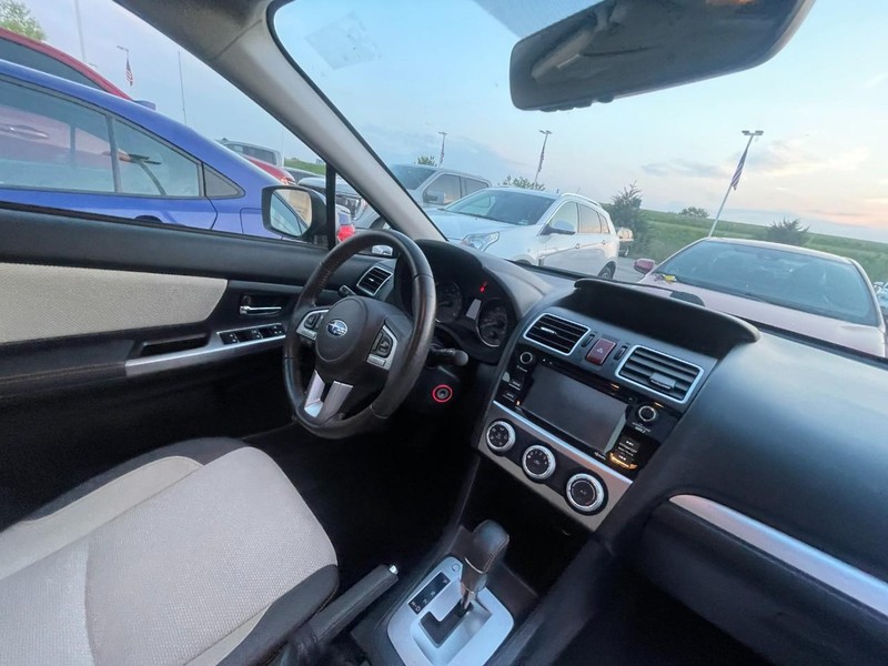 Subaru Crosstrek Vehicle Image 05