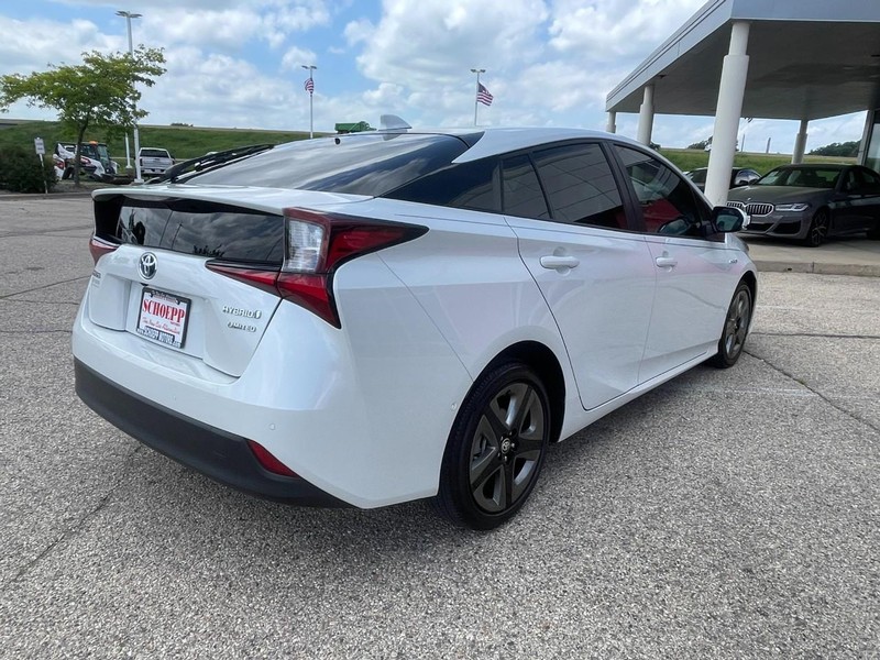 Toyota Prius Vehicle Image 03