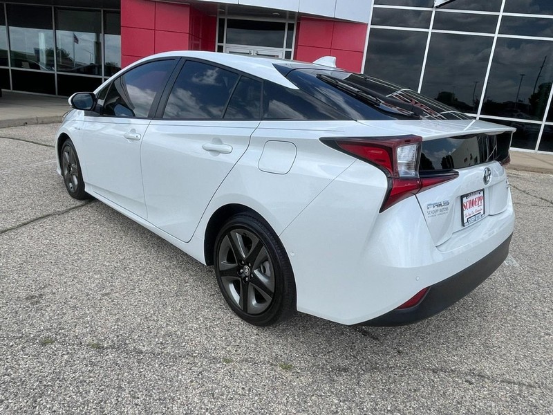 Toyota Prius Vehicle Image 04