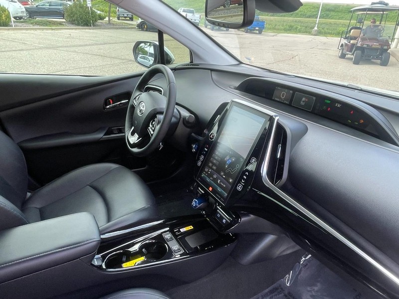 Toyota Prius Vehicle Image 09