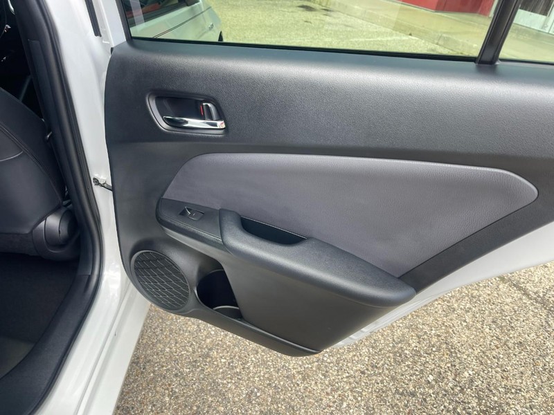 Toyota Prius Vehicle Image 14