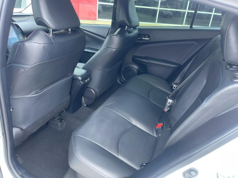 Toyota Prius Vehicle Image 16