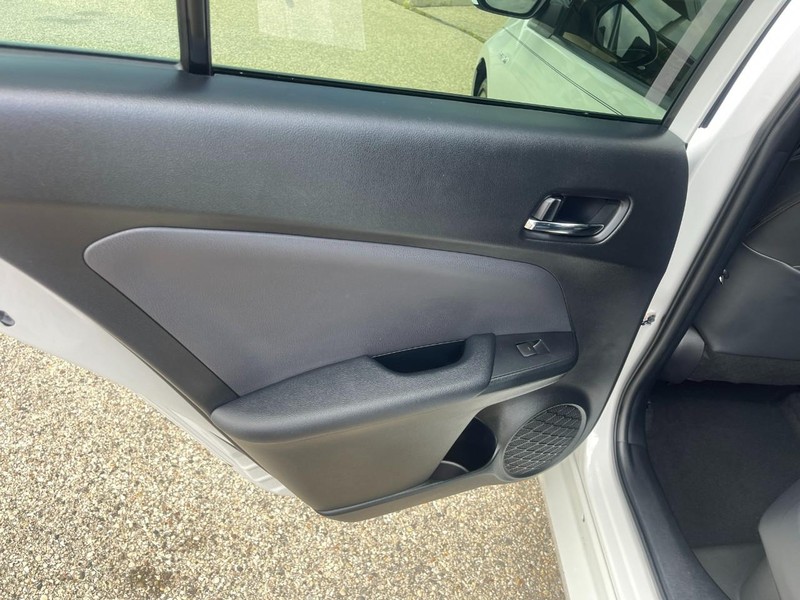 Toyota Prius Vehicle Image 17