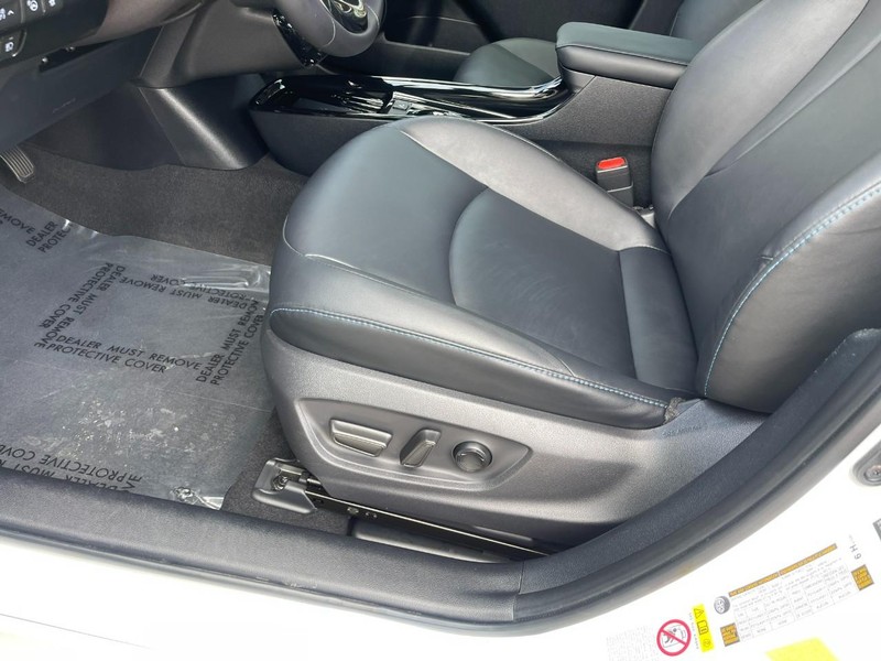 Toyota Prius Vehicle Image 19