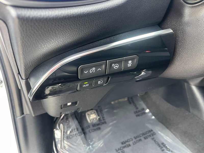Toyota Prius Vehicle Image 21