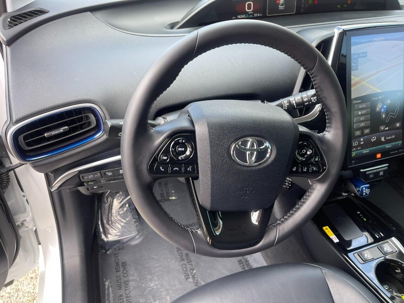 Toyota Prius Vehicle Image 22