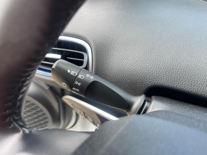 Toyota Prius Vehicle Image 26