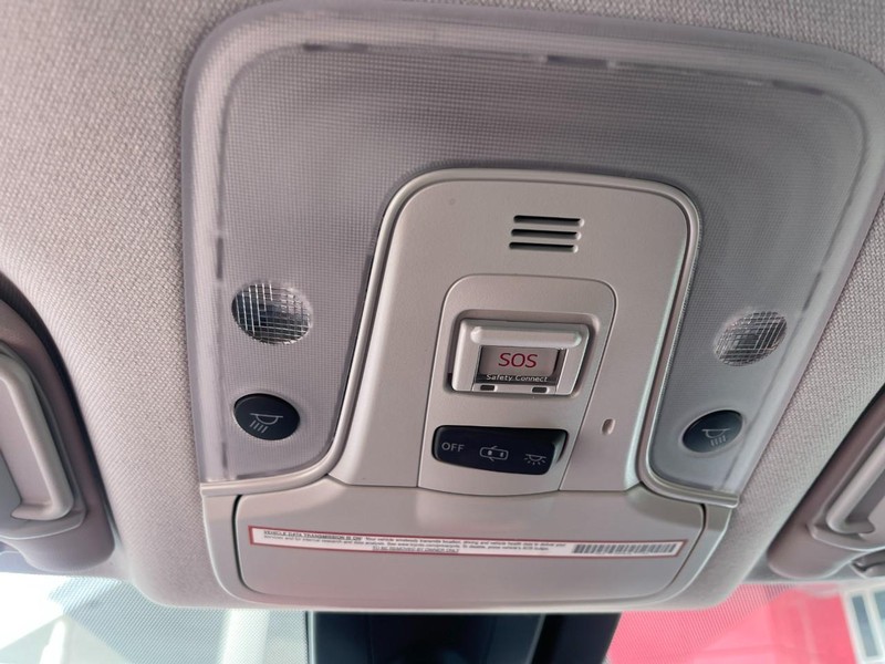 Toyota Prius Vehicle Image 33