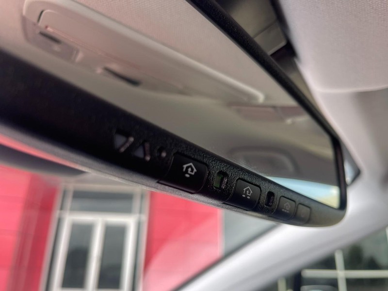 Toyota Prius Vehicle Image 34