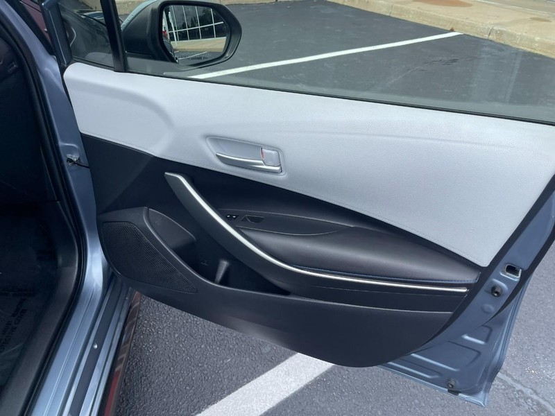 Toyota Corolla Vehicle Image 12