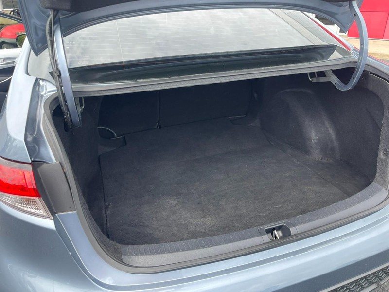 Toyota Corolla Vehicle Image 16
