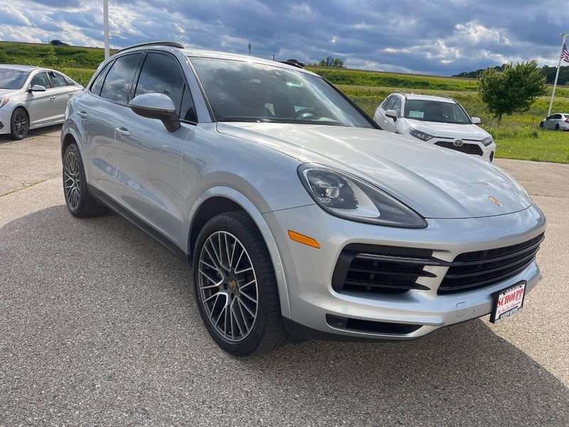 Porsche Cayenne Vehicle Image 02