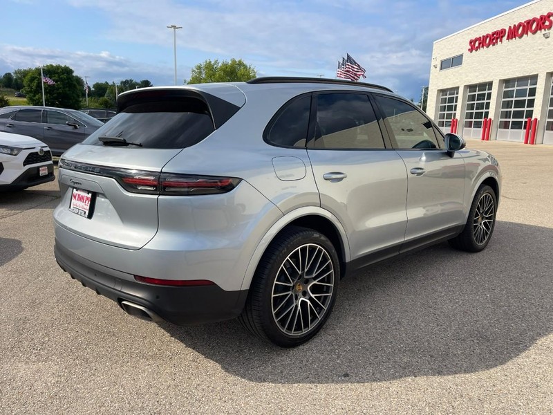 Porsche Cayenne Vehicle Image 03