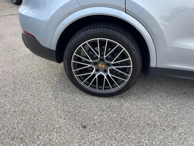 Porsche Cayenne Vehicle Image 08