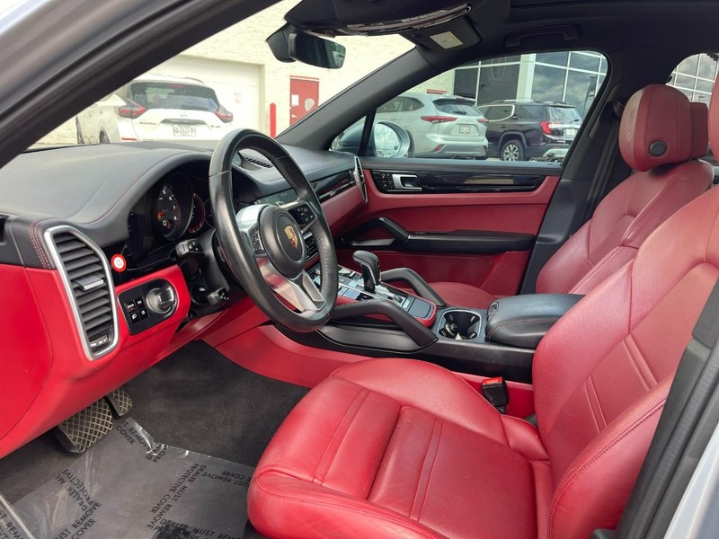 Porsche Cayenne Vehicle Image 22