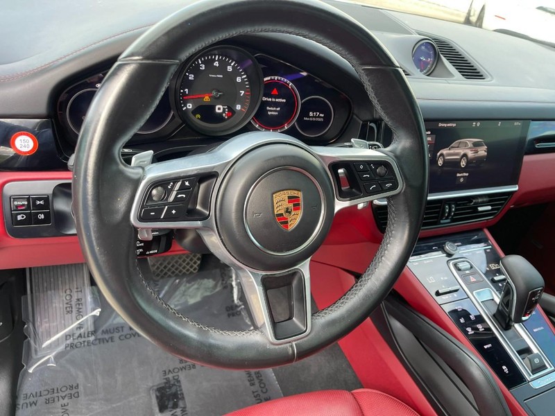 Porsche Cayenne Vehicle Image 27