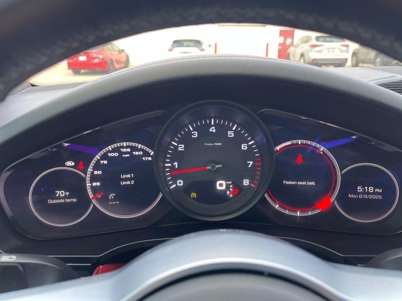 Porsche Cayenne Vehicle Image 37