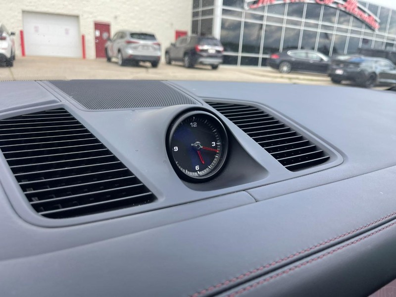 Porsche Cayenne Vehicle Image 38