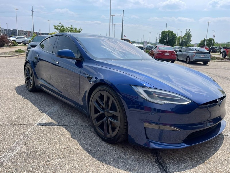 Tesla Model S Vehicle Image 02