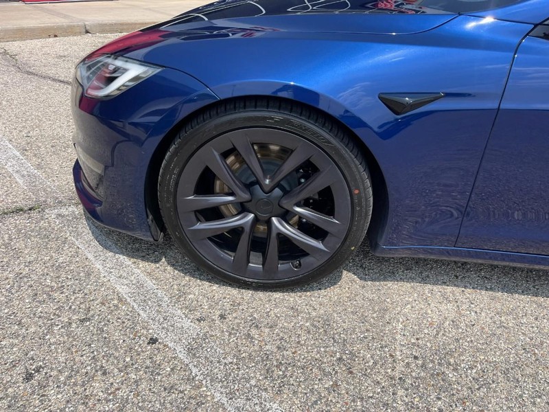 Tesla Model S Vehicle Image 07