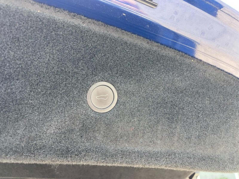 Tesla Model S Vehicle Image 11