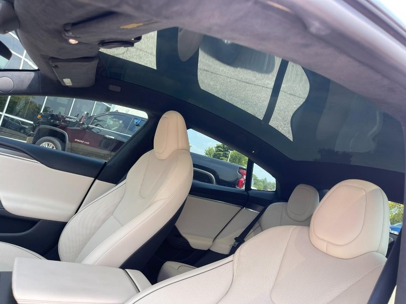 Tesla Model S Vehicle Image 13