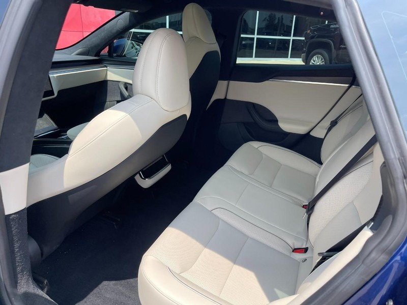 Tesla Model S Vehicle Image 14
