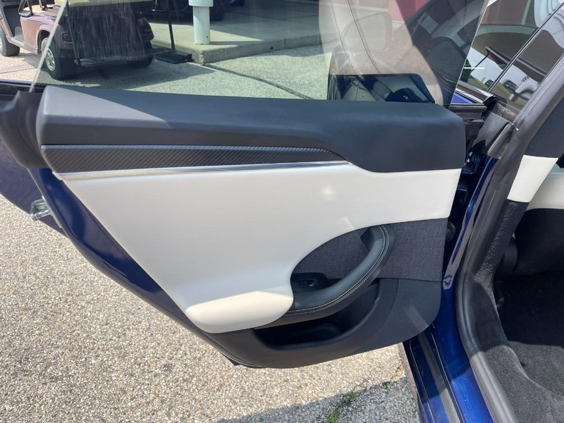 Tesla Model S Vehicle Image 15