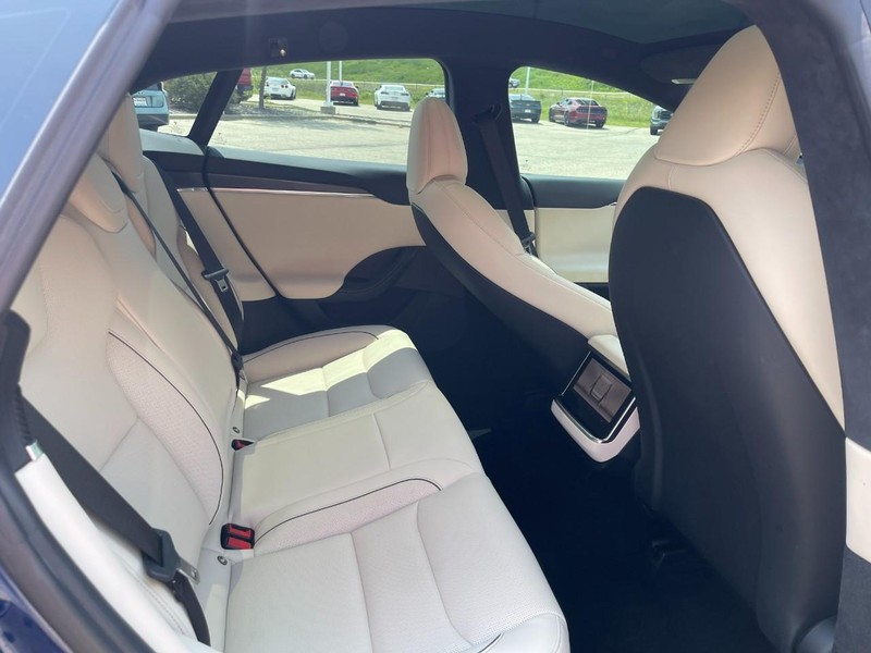 Tesla Model S Vehicle Image 16