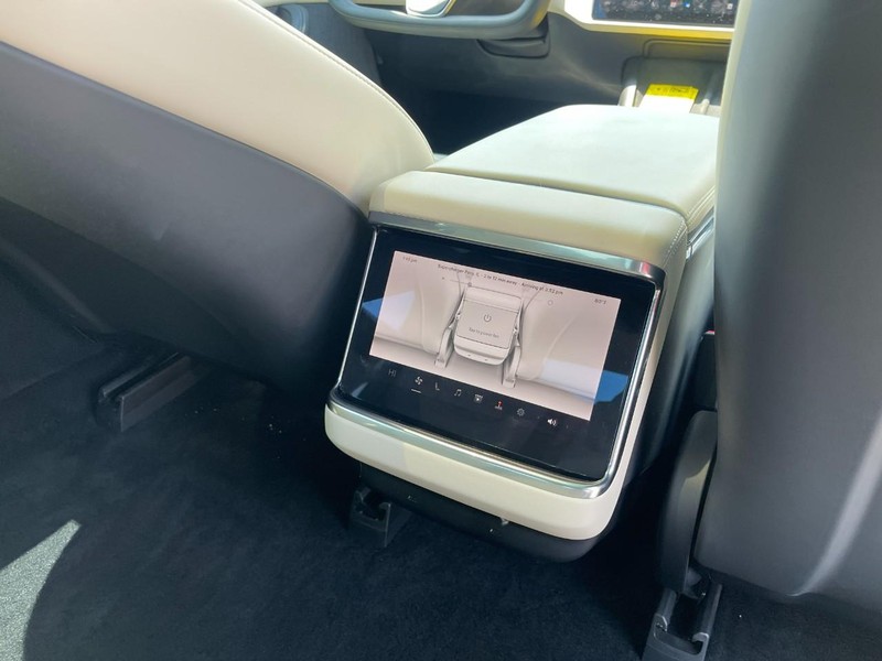 Tesla Model S Vehicle Image 17