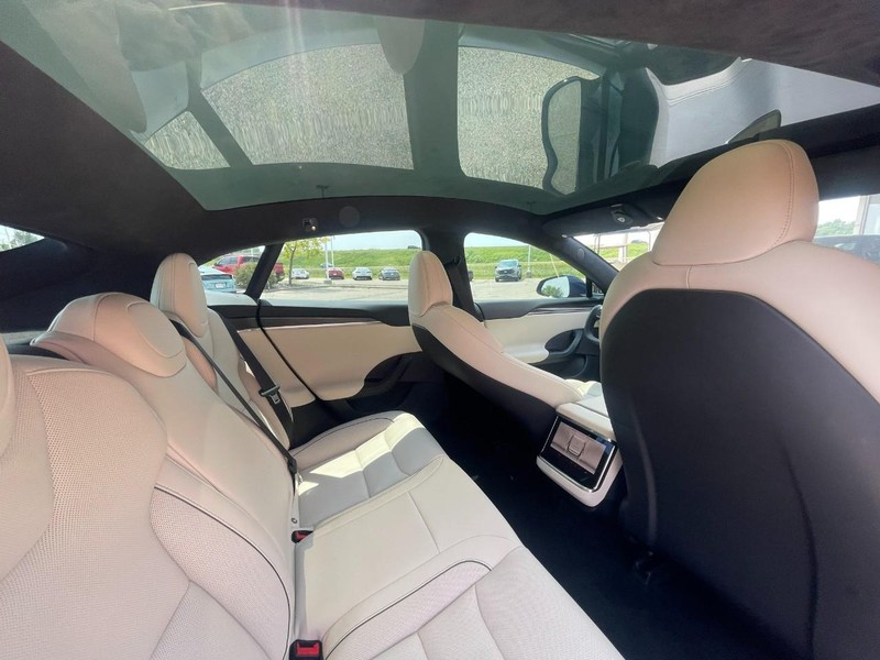 Tesla Model S Vehicle Image 19