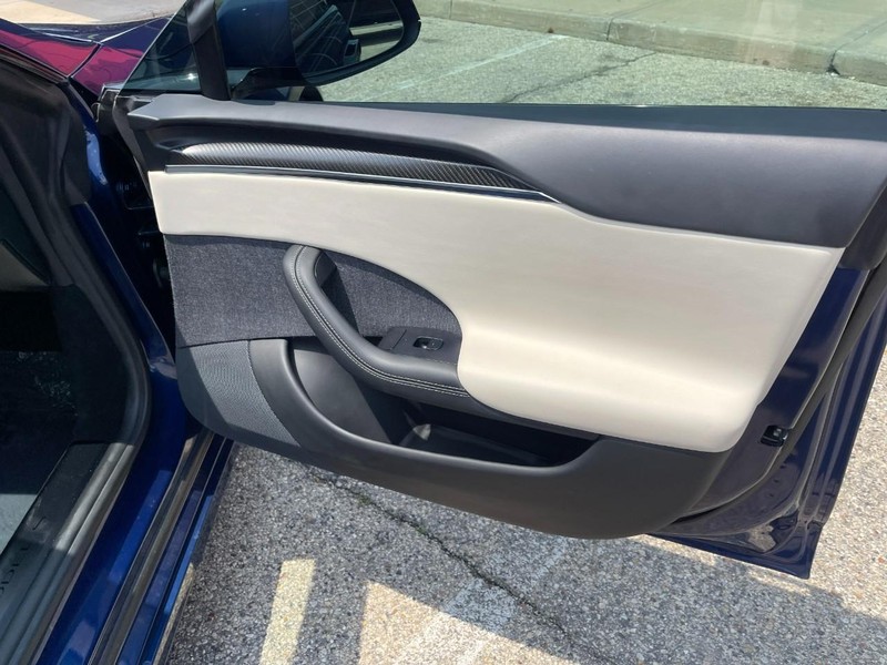 Tesla Model S Vehicle Image 22