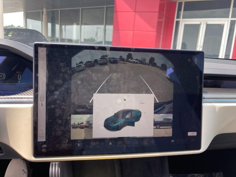 Tesla Model S Vehicle Image 28
