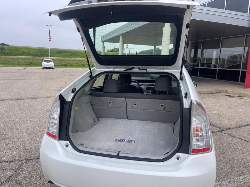 Toyota Prius Plug-In Vehicle Image 15