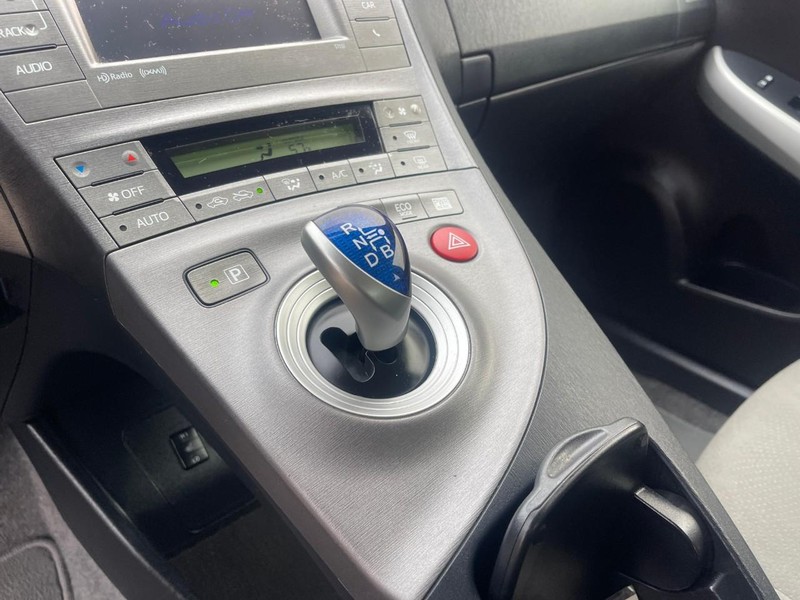 Toyota Prius Plug-In Vehicle Image 23