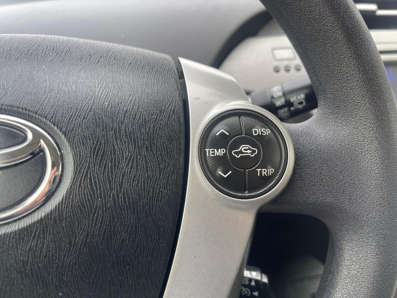 Toyota Prius Plug-In Vehicle Image 25