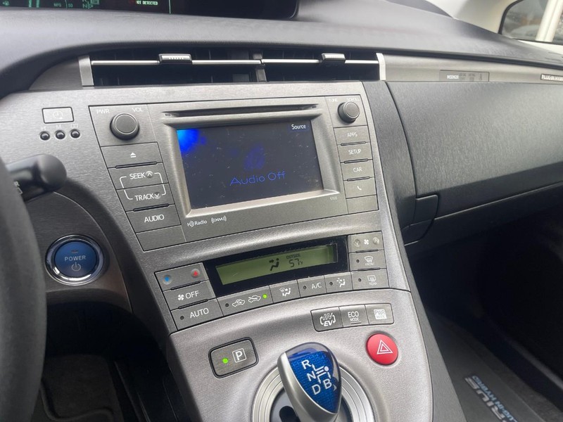 Toyota Prius Plug-In Vehicle Image 26