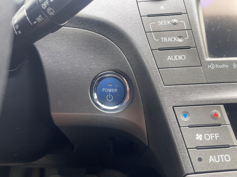 Toyota Prius Plug-In Vehicle Image 27