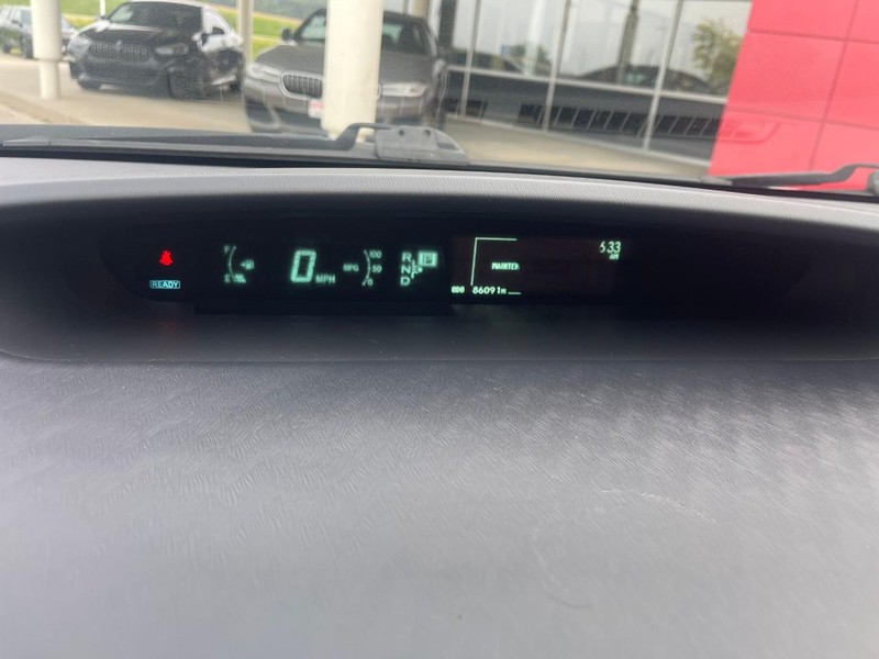 Toyota Prius Plug-In Vehicle Image 28