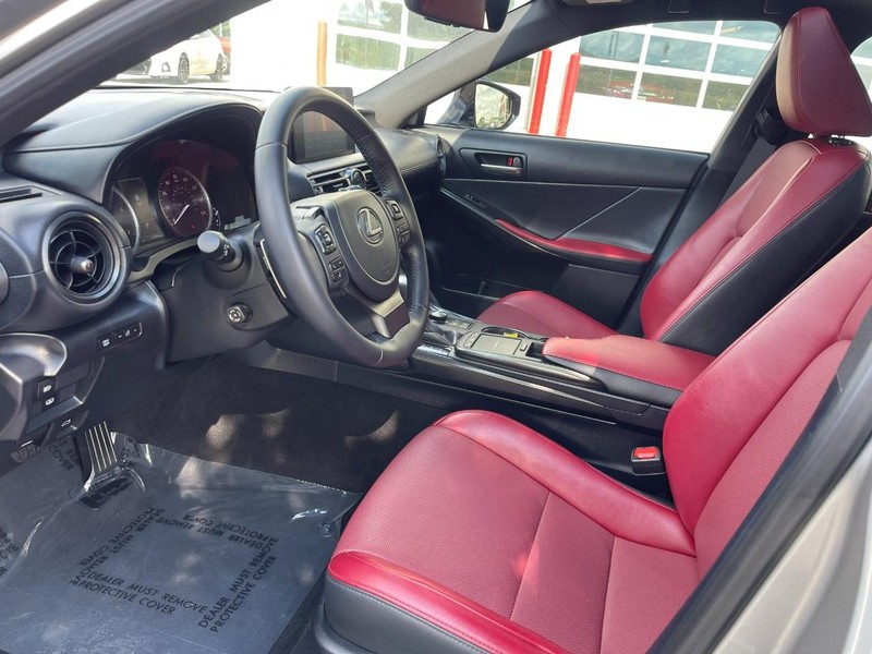 Lexus IS Vehicle Image 22