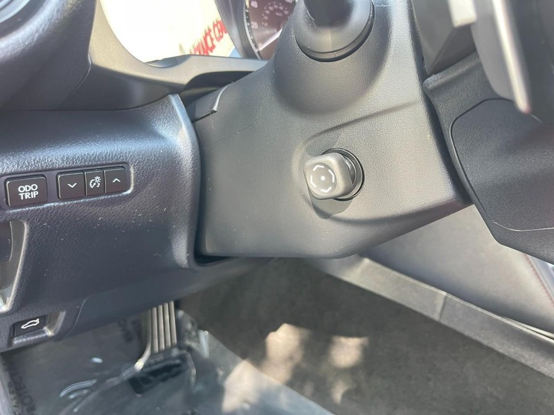 Lexus IS Vehicle Image 27