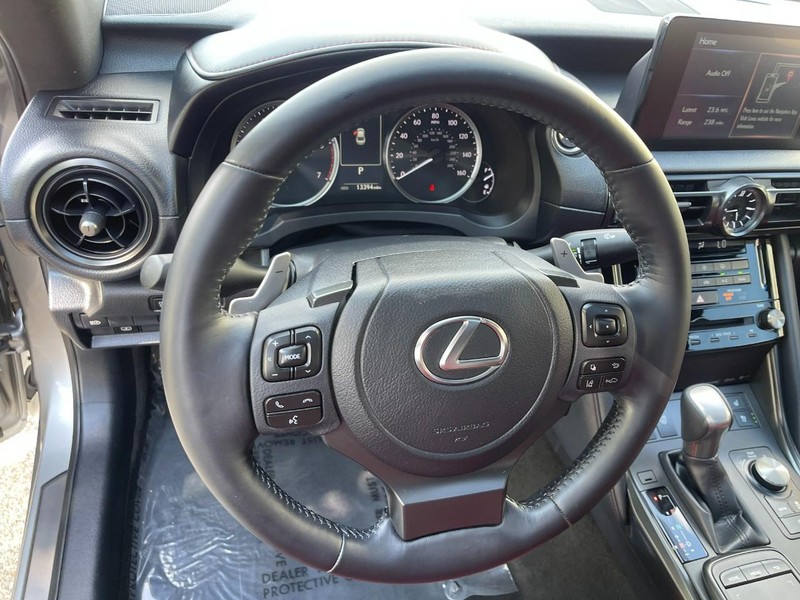 Lexus IS Vehicle Image 28