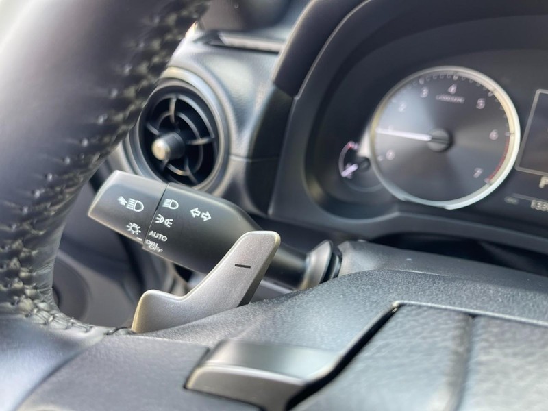 Lexus IS Vehicle Image 31