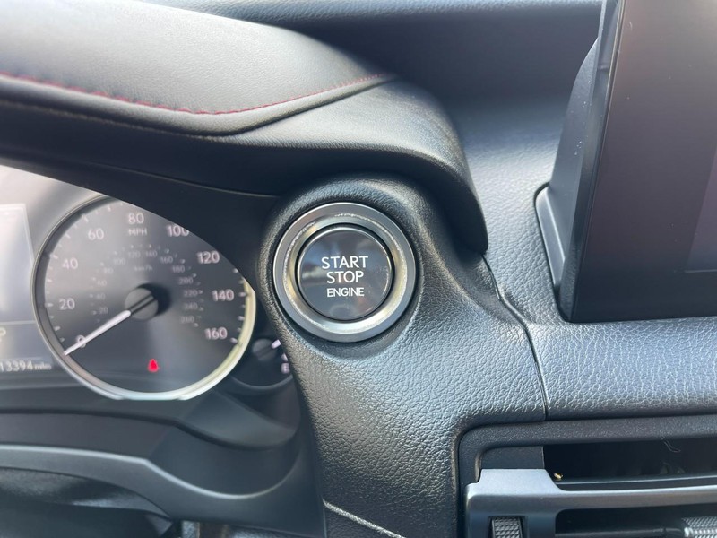 Lexus IS Vehicle Image 33