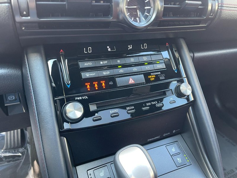 Lexus IS Vehicle Image 34