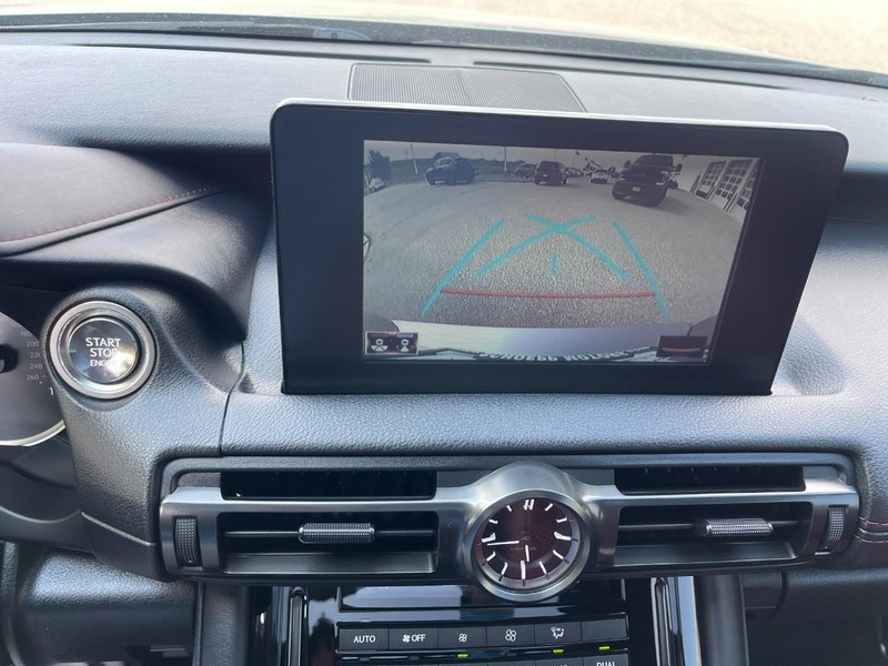 Lexus IS Vehicle Image 37
