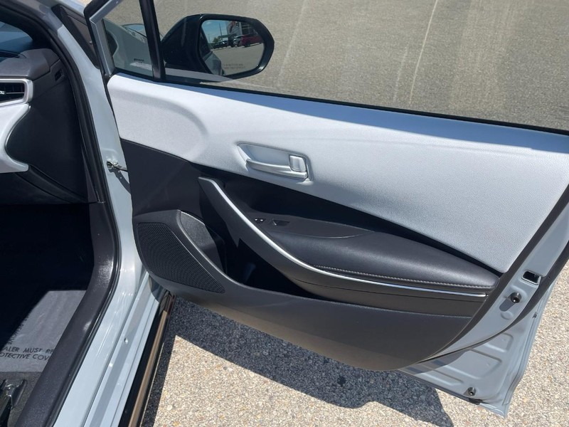 Toyota Corolla Vehicle Image 11